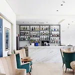 Oporto Airport & Business Hotel Maía
