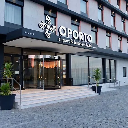 Oporto Airport & Business Maía
