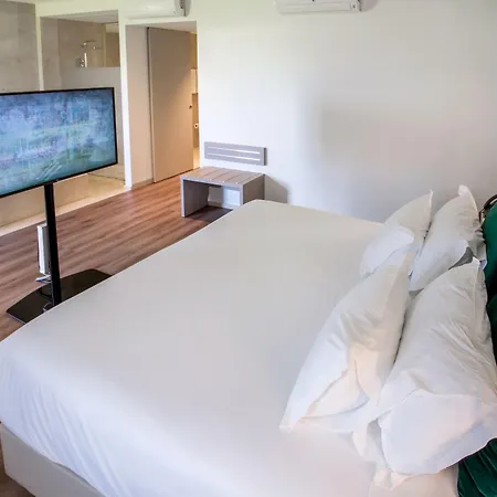 Oporto Airport & Business 4*