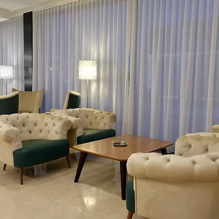 Oporto Airport & Business Maia (Porto)
