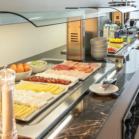 Oporto Airport & Business 4*