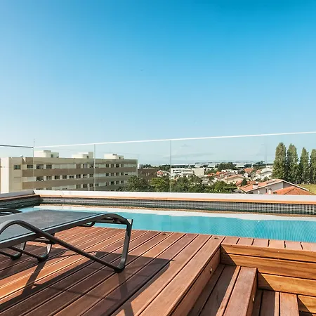 Oporto Airport & Business