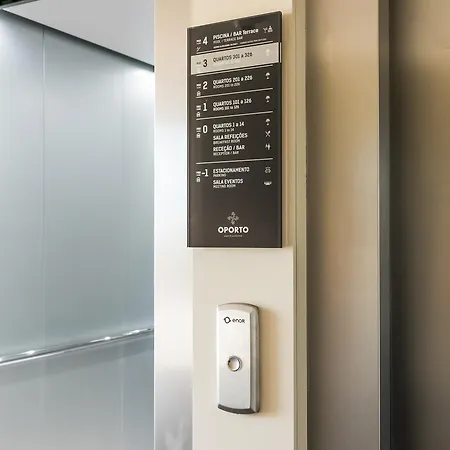 Oporto Airport & Business Maía