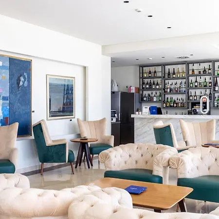 Oporto Airport & Business Hotel 4*