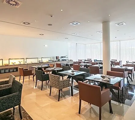 Oporto Airport & Business