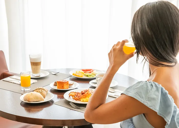 Oporto Airport & Business Hotel 4*