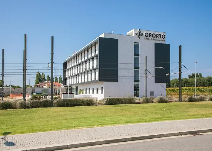 Hotel Oporto Airport & Business Maía