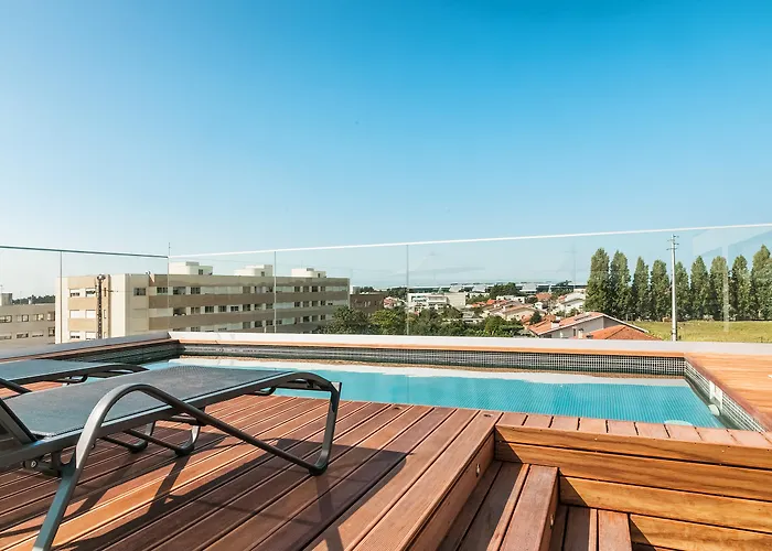 Oporto Airport & Business