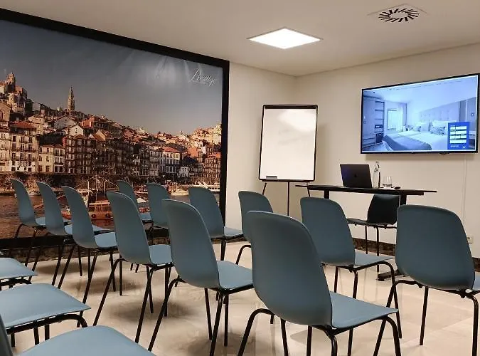 Oporto Airport & Business 4*