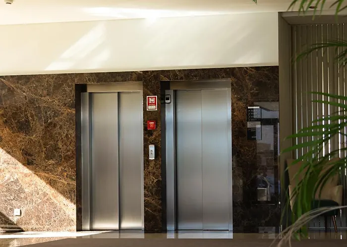 Ξενοδοχείο Oporto Airport & Business 4*