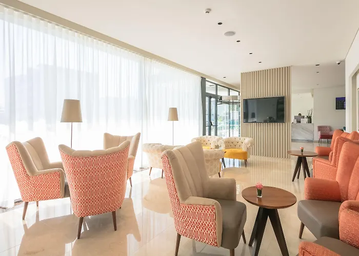 Oporto Airport & Business 4* Maía