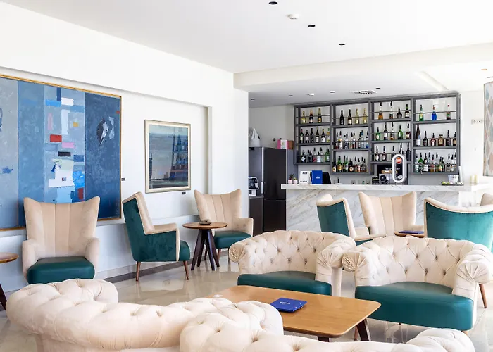 Oporto Airport & Business 4*