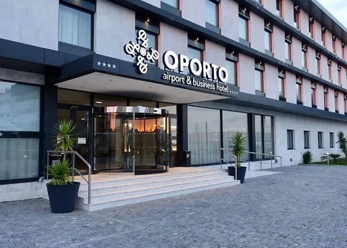 Oporto Airport & Business Maía
