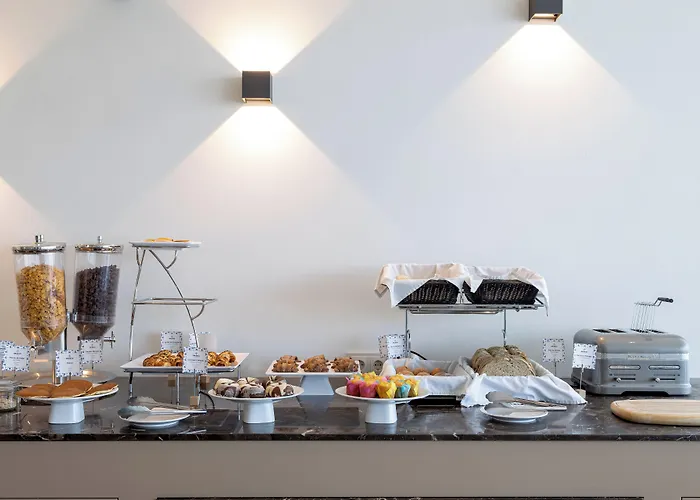 Oporto Airport & Business